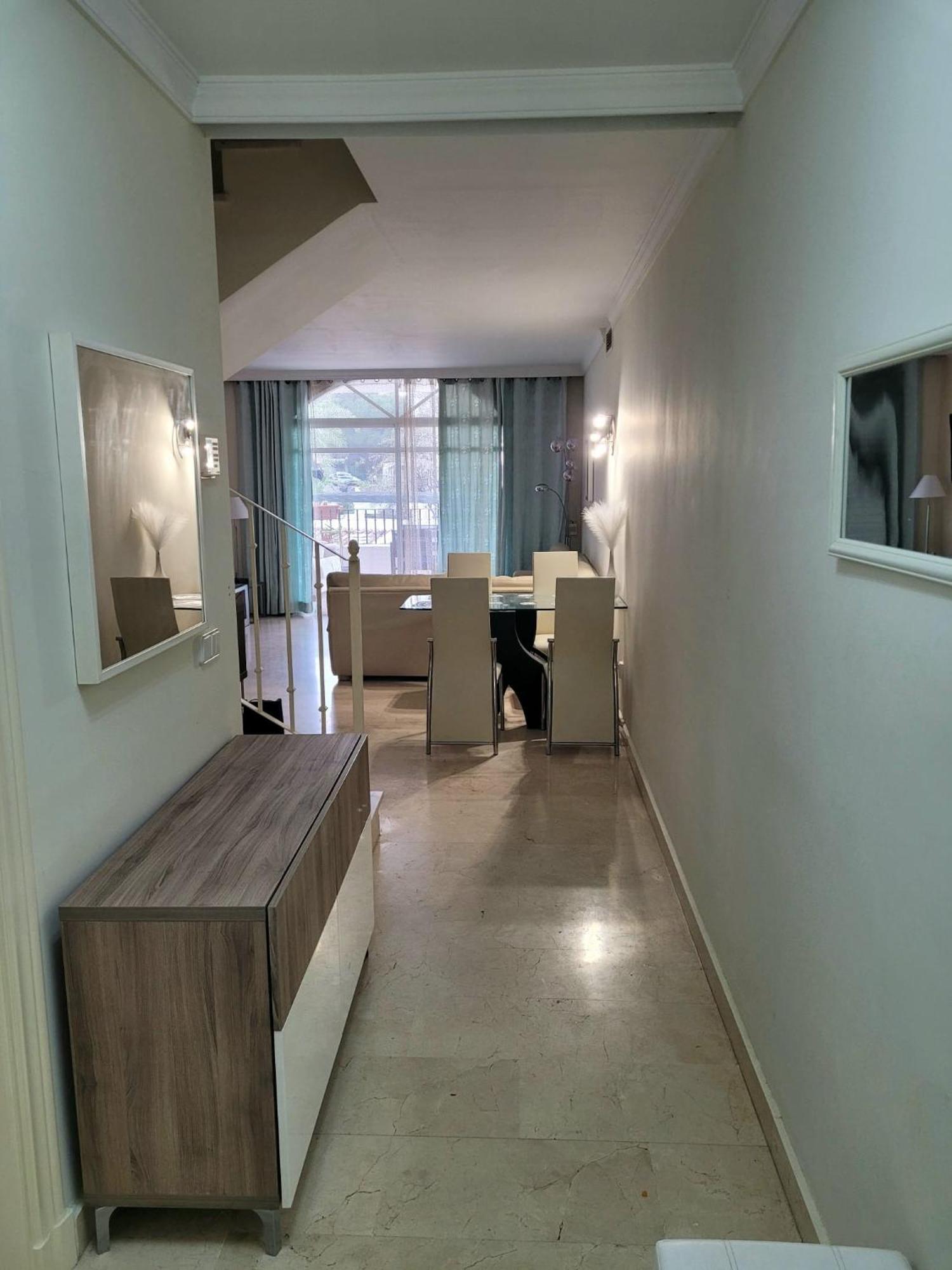 Aloha Gardens Townhouse Apartment *